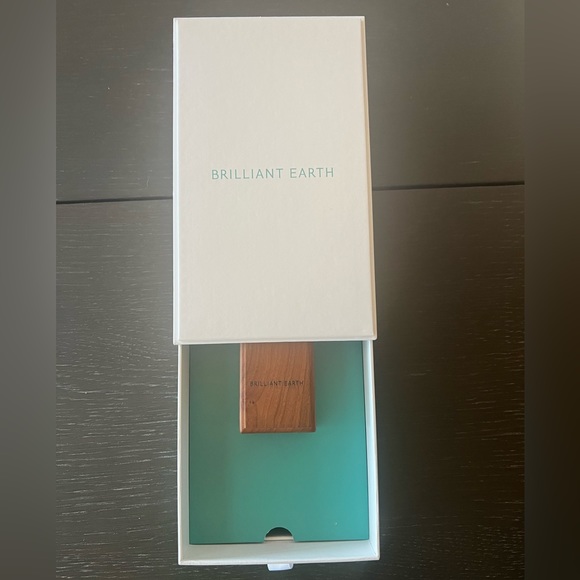 Scalloped Pave’ Lab created Diamond setting/ 11x9 Super Premium Oval Moissanite - Picture 2 of 13